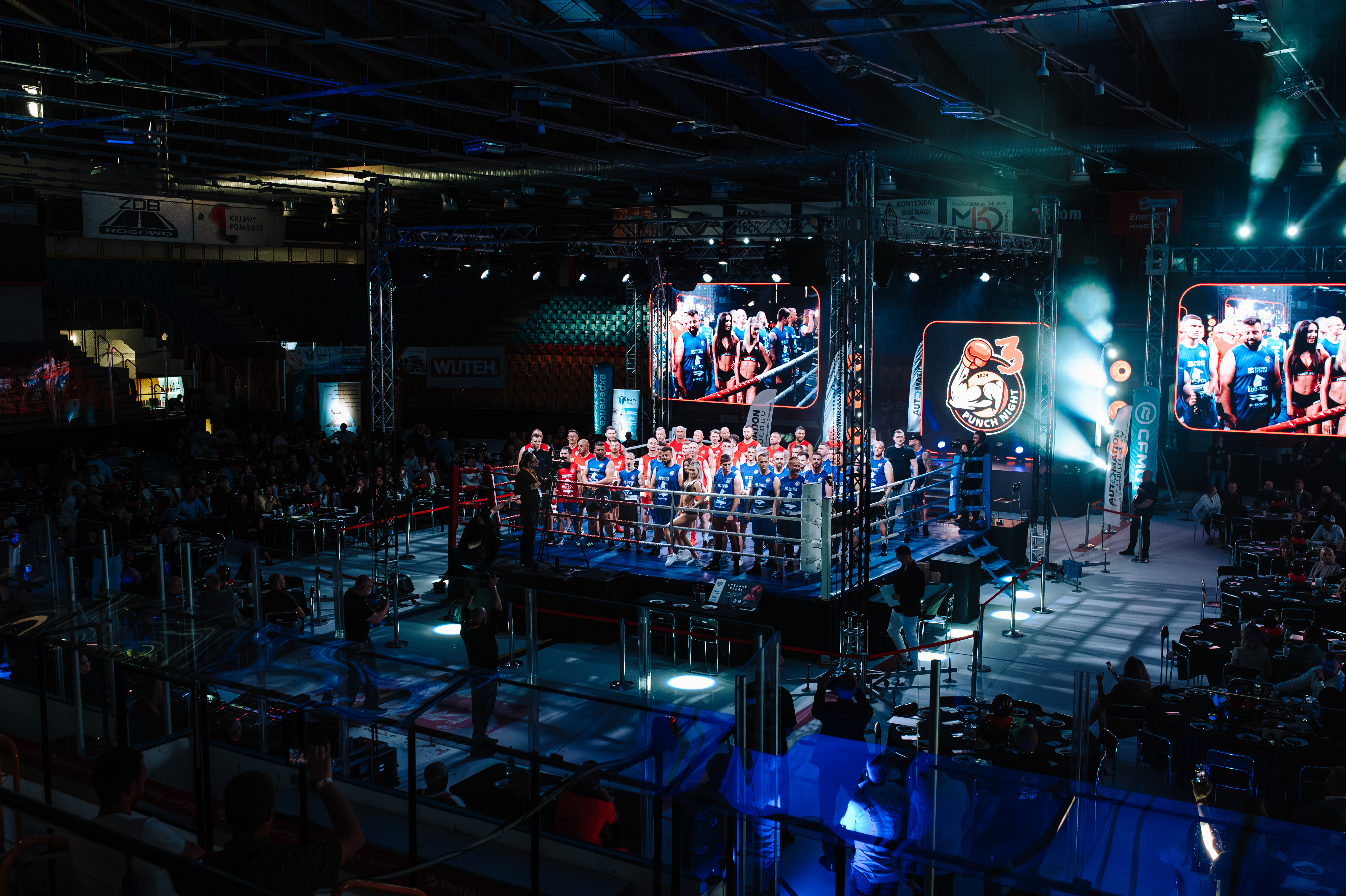 Hala i atmosfera gali Punch Night